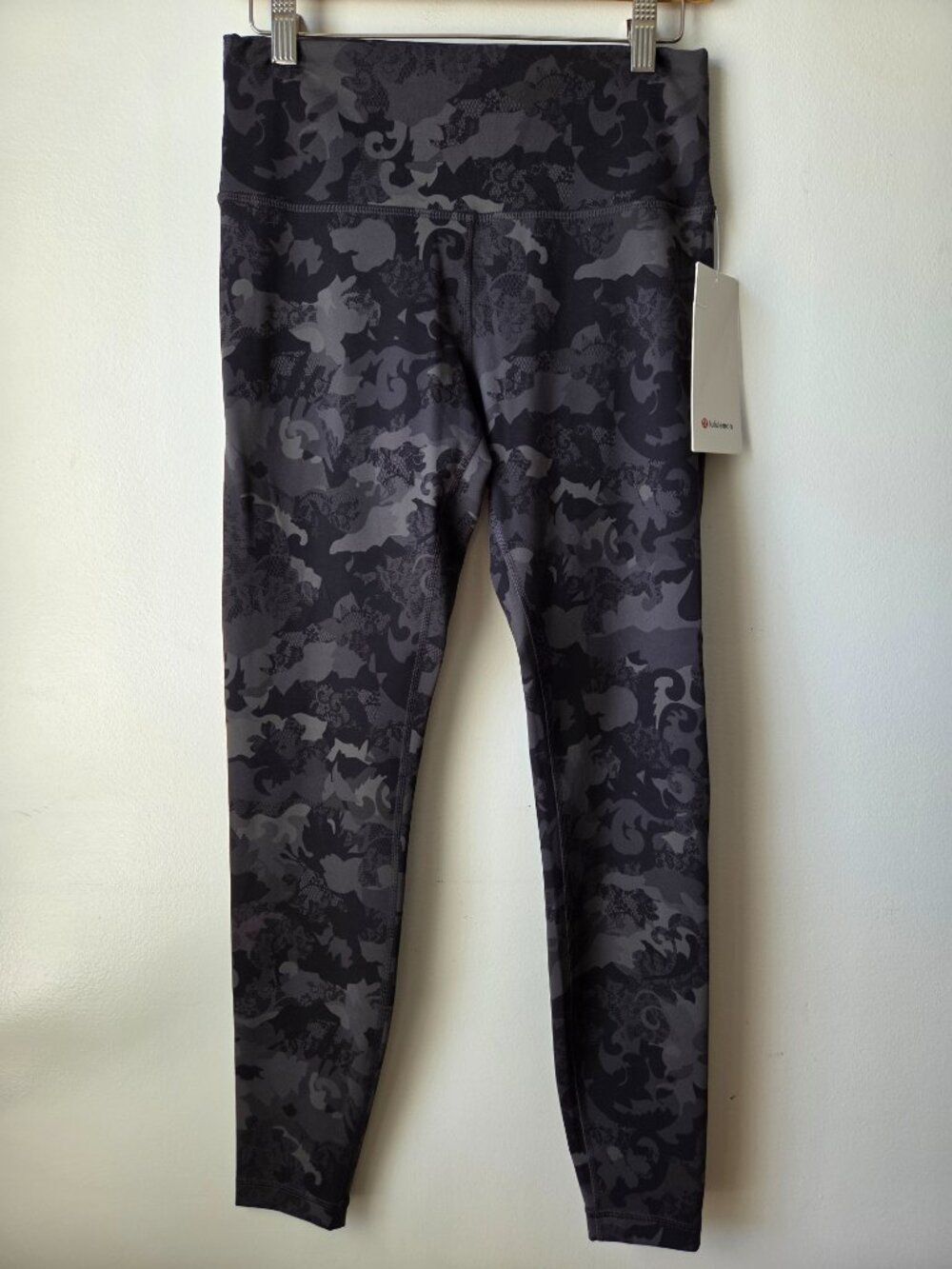 NWT LULULEMON WUNDER TRAIN PRINTED LEGGING HI RISE TIGHT 28" SIZE 10 / M